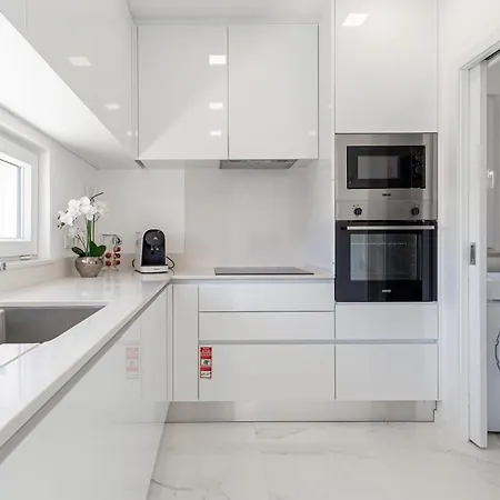 Sihem ‘s Luxury House Santa Barbara (Lisbon)