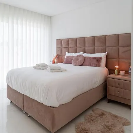 Sihem 's Luxury House Villa Santa Barbara (Lisbon)
